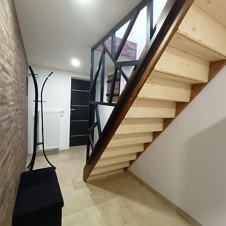Appartement Independant La Tour Des Tuileries Aydoilles Buitenkant foto